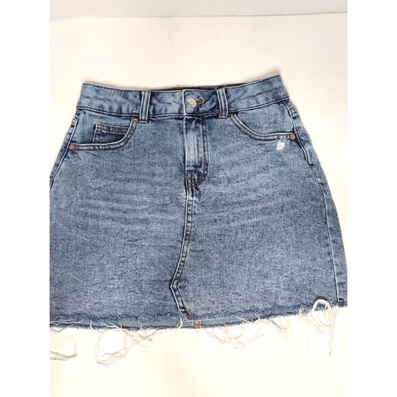 wild fable Dresses & Skirts - Wild Fable Denim Mini Skirt | Women's Size 4 | Blue Distressed Raw Hem